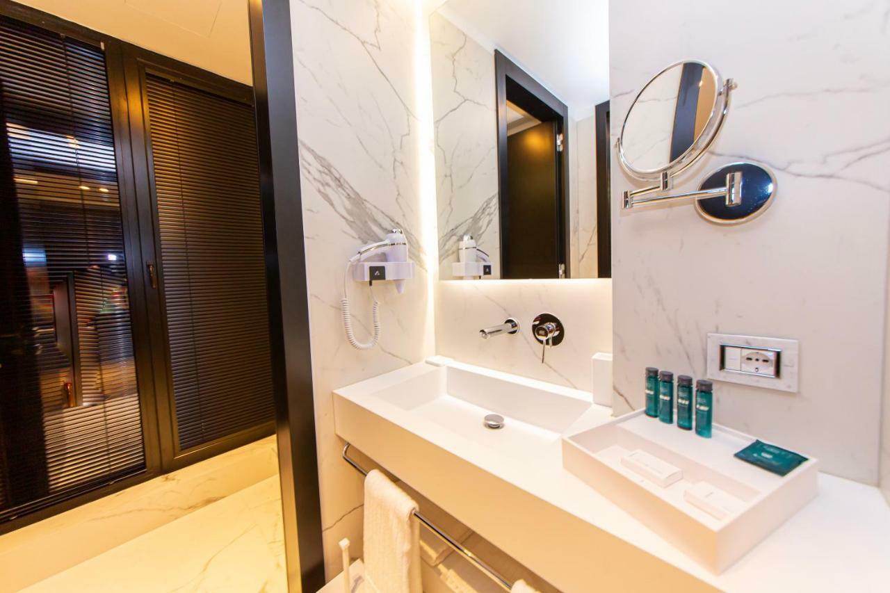 Hotel Unik Tirana Bagian luar foto